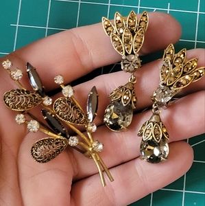 Vintage WEISS / AUSTRIA marked rhinestone gold black brooch earring lot